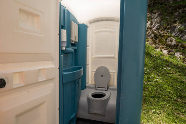 Best Construction site porta potty rental  in Centuria, WI